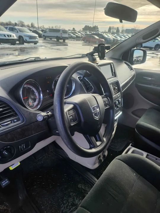 2011 Dodge Caravan - Image 6 of 20
