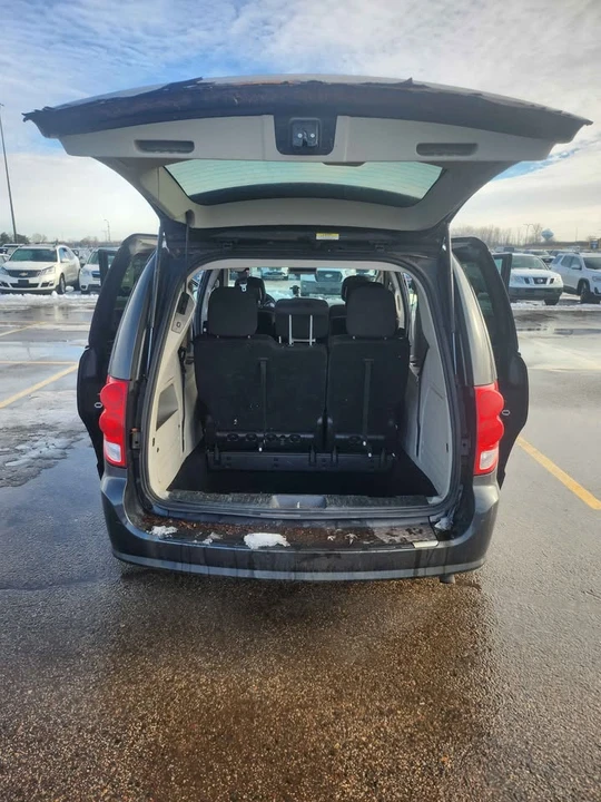 2011 Dodge Caravan - Image 18 of 20