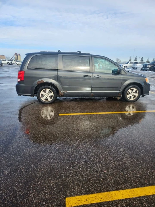 2011 Dodge Caravan - Image 12 of 20