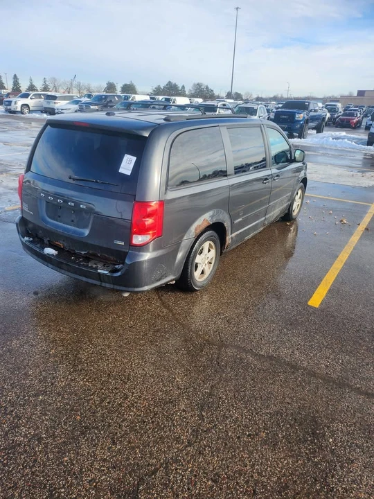 2011 Dodge Caravan - Image 4 of 20