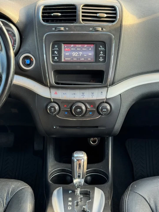 2011 Dodge Journey - Image 14 of 18