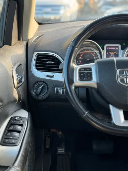 2011 Dodge Journey - Image 15 of 18