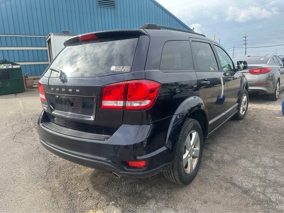2011 Dodge Journey - Image 2 of 3