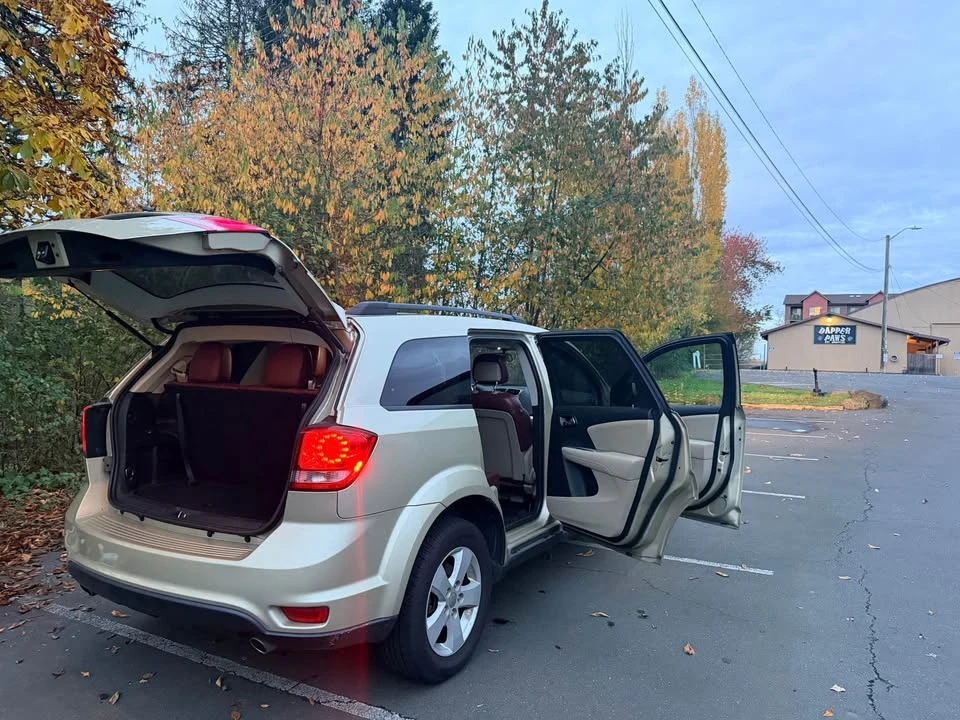 2011 Dodge Journey - Image 9 of 12