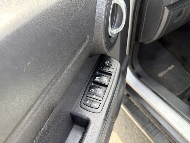 2011 Dodge Nitro - Image 15 of 19