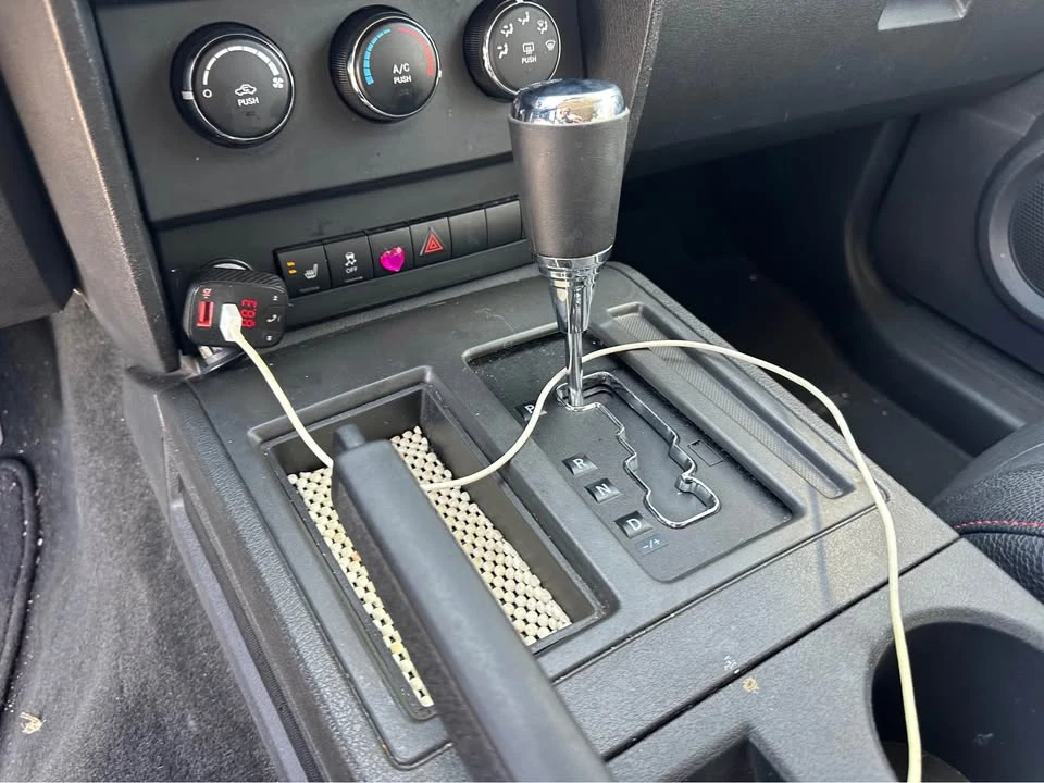 2011 Dodge Nitro - Image 14 of 16