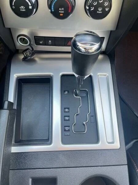 2011 Dodge Nitro - Image 16 of 18
