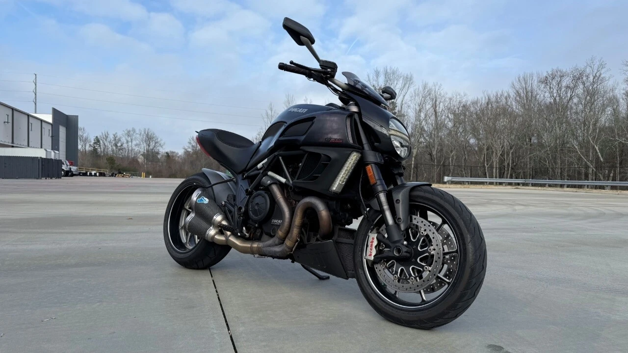 2011 Ducati Diavel - Image 10 of 21