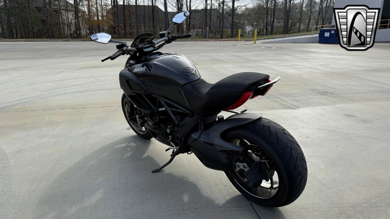 2011 Ducati Diavel - Image 6 of 21