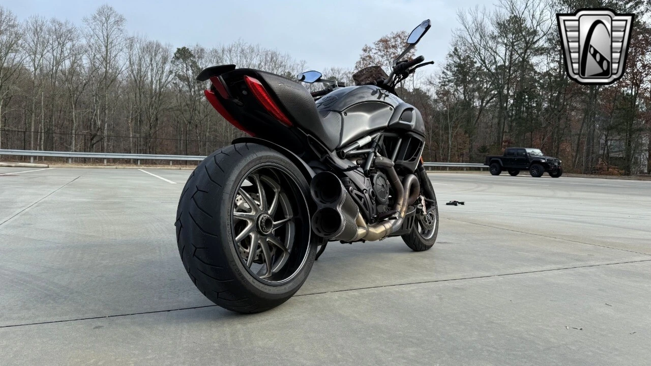 2011 Ducati Diavel - Image 8 of 21