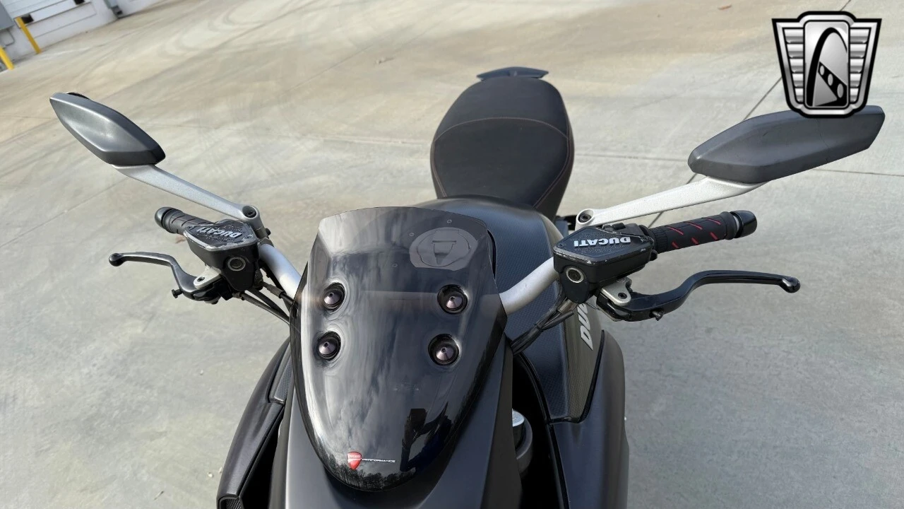 2011 Ducati Diavel - Image 18 of 21
