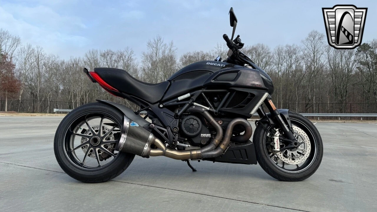 2011 Ducati Diavel - Image 9 of 21