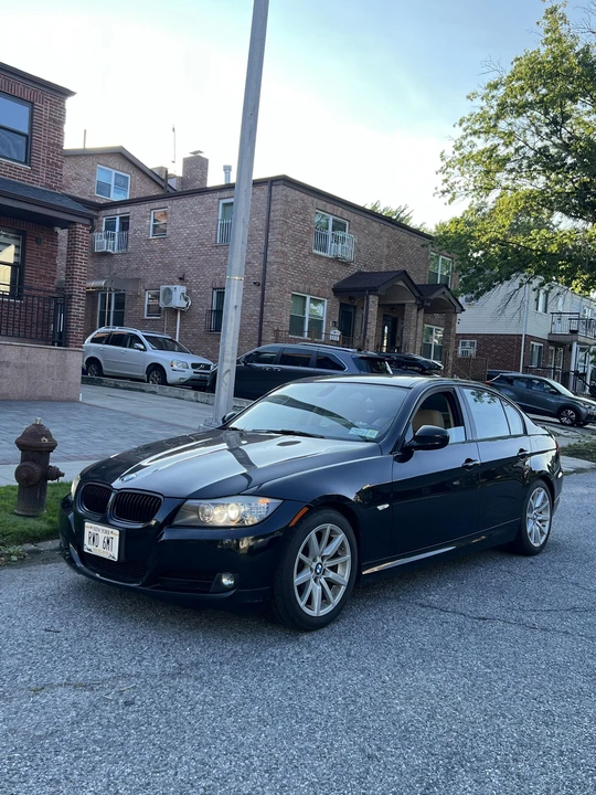 2011 BMW E90 3 Series Sedan - Image 6 of 7