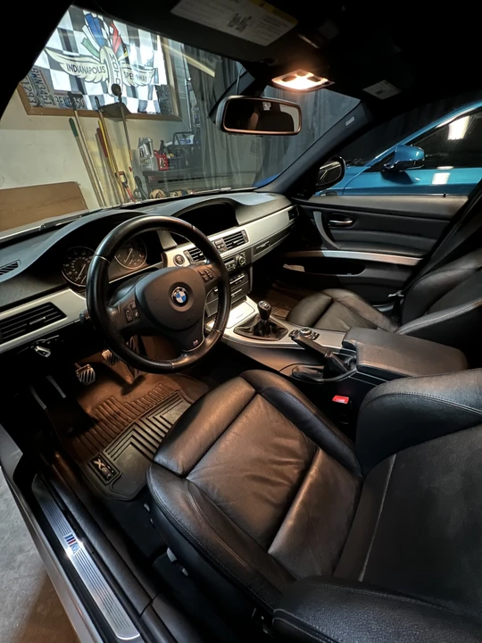 2011 BMW E90 335i Sedan - Image 10 of 14