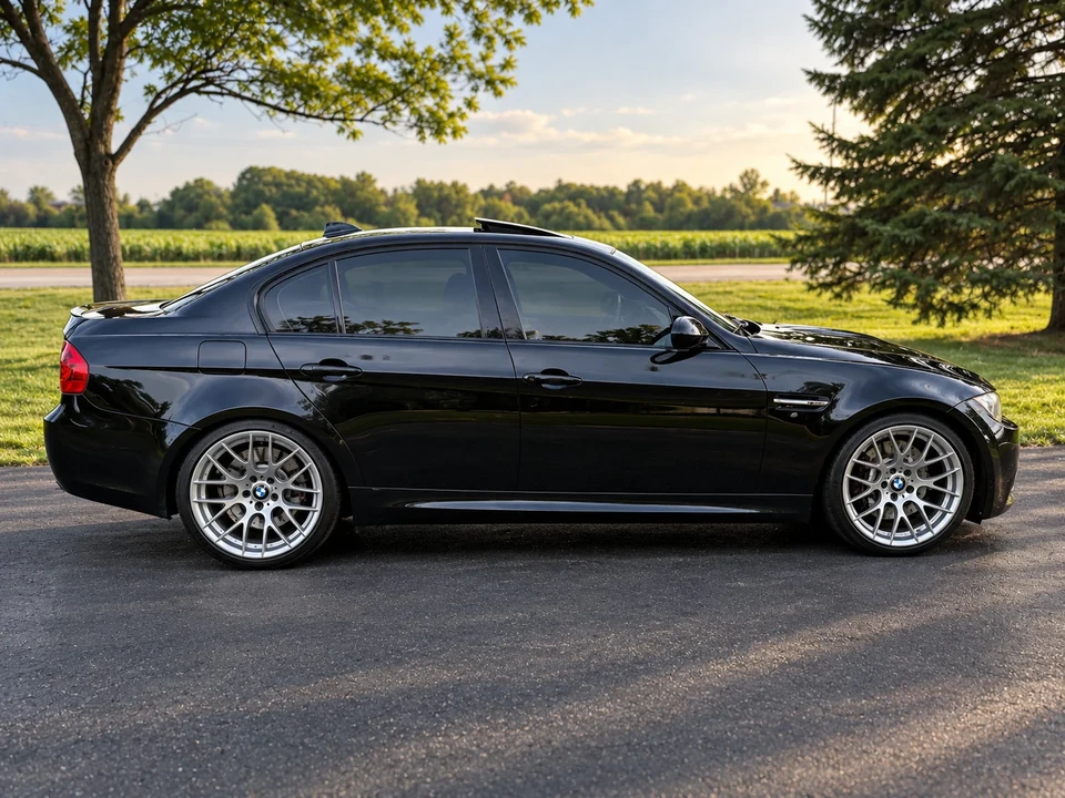 2011 BMW E90 M3 Sedan - Image 5 of 16