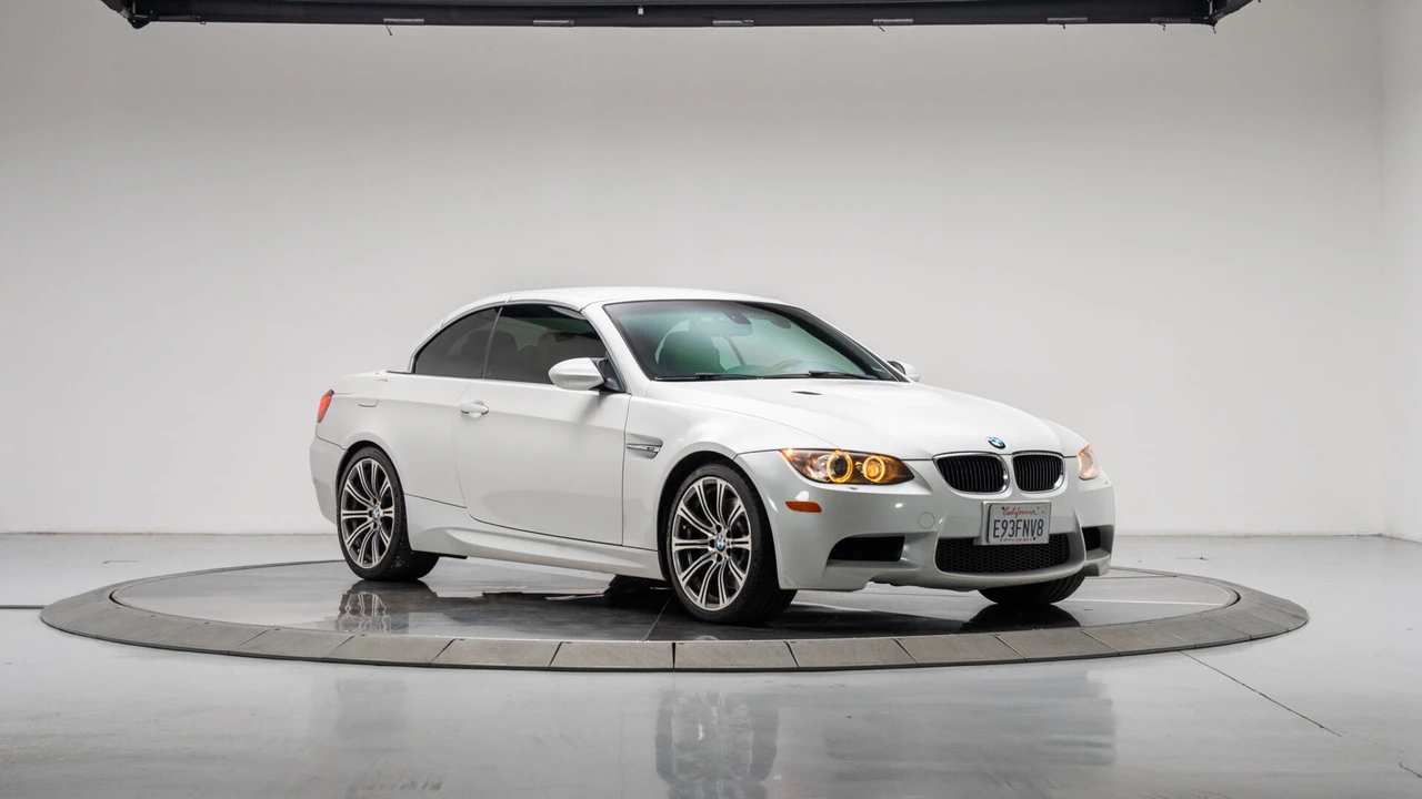 2011 BMW E93 M3 Convertible - Image 13 of 15
