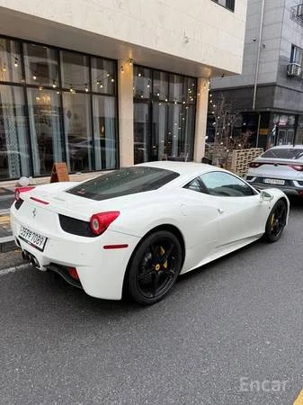 2011 Ferrari 458 Italia - Image 12 of 16
