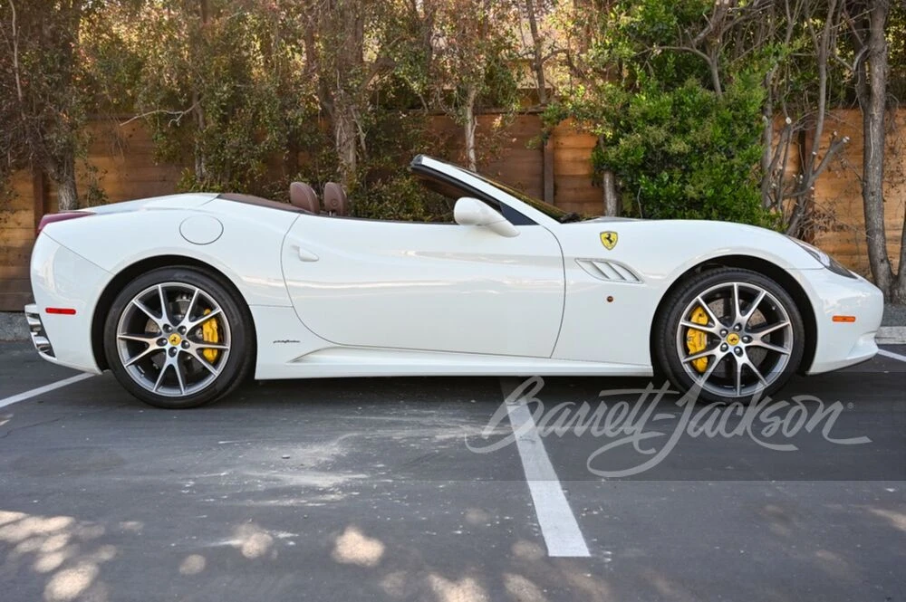 2011 Ferrari California - Image 2 of 16
