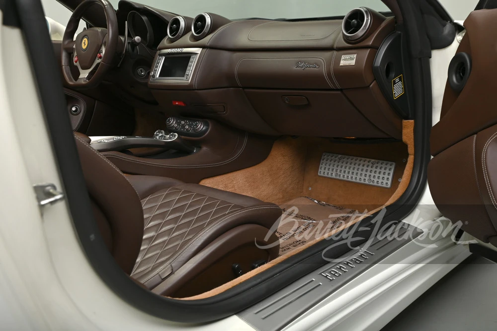 2011 Ferrari California - Image 12 of 31