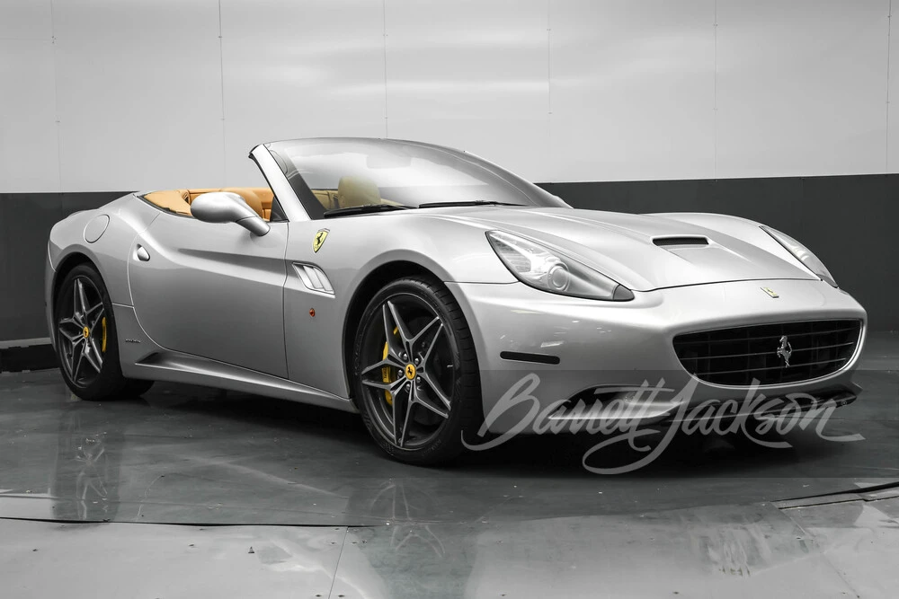 2011 Ferrari California - Image 12 of 31