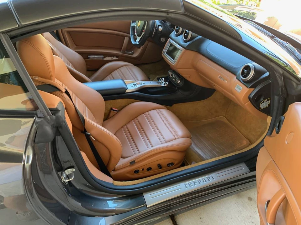 2011 Ferrari California - Image 13 of 20