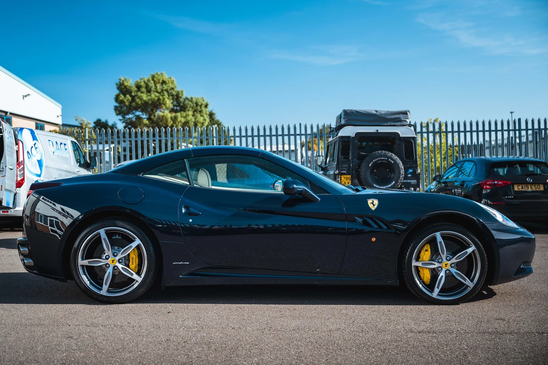 2011 Ferrari California - Image 15 of 31