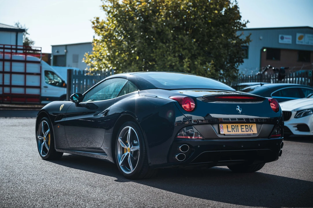 2011 Ferrari California - Image 13 of 31