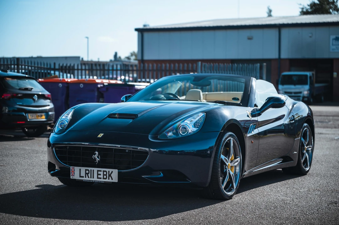 2011 Ferrari California - Image 2 of 31