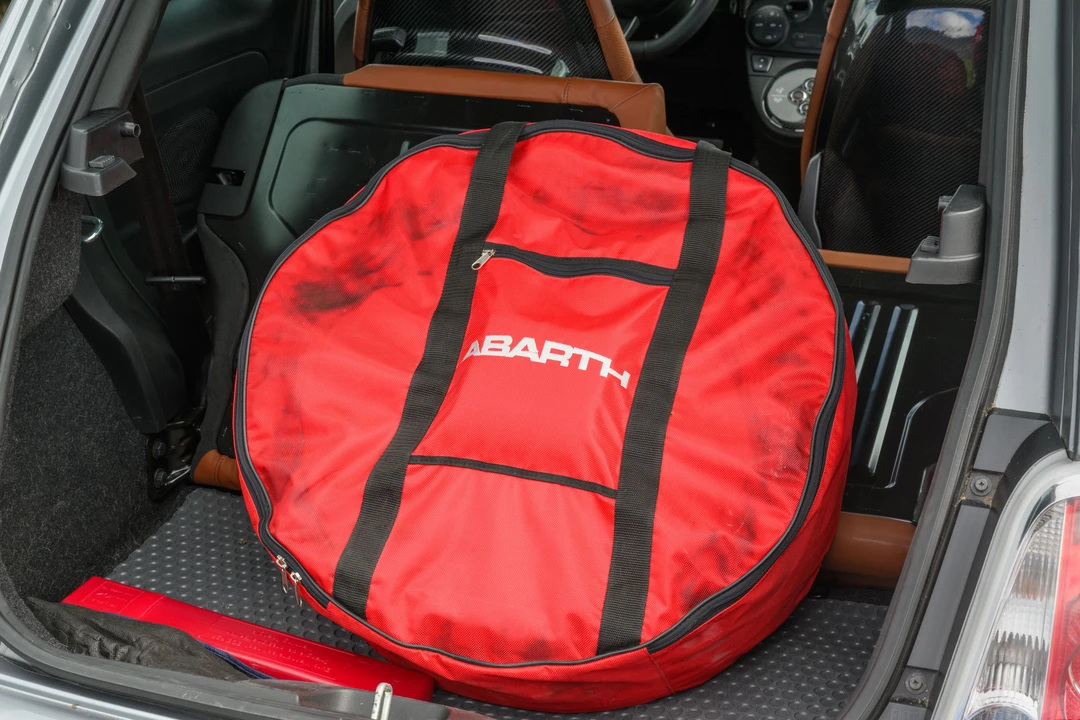 2011 Abarth - Image 28 of 31