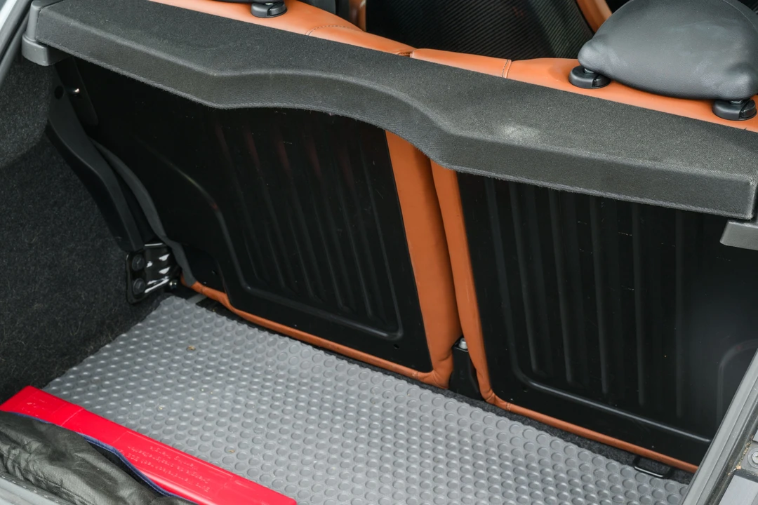 2011 Abarth - Image 27 of 31
