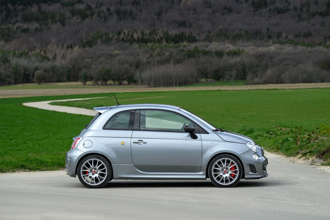 2011 Abarth - Image 11 of 31
