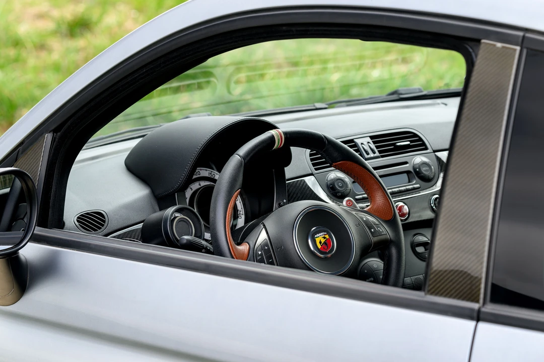 2011 Abarth - Image 17 of 31