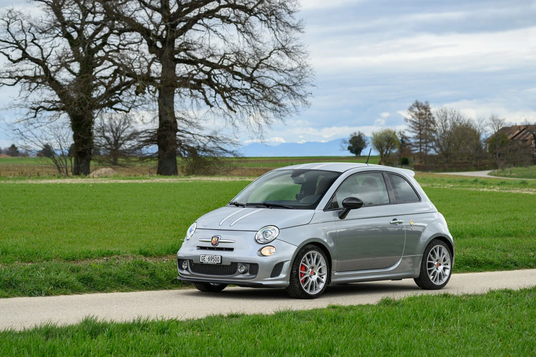 2011 Abarth - Image 7 of 31