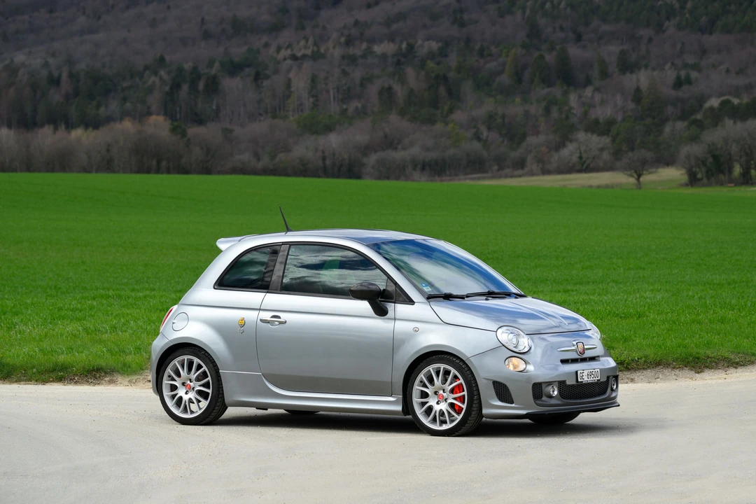 2011 Abarth - Image 5 of 31