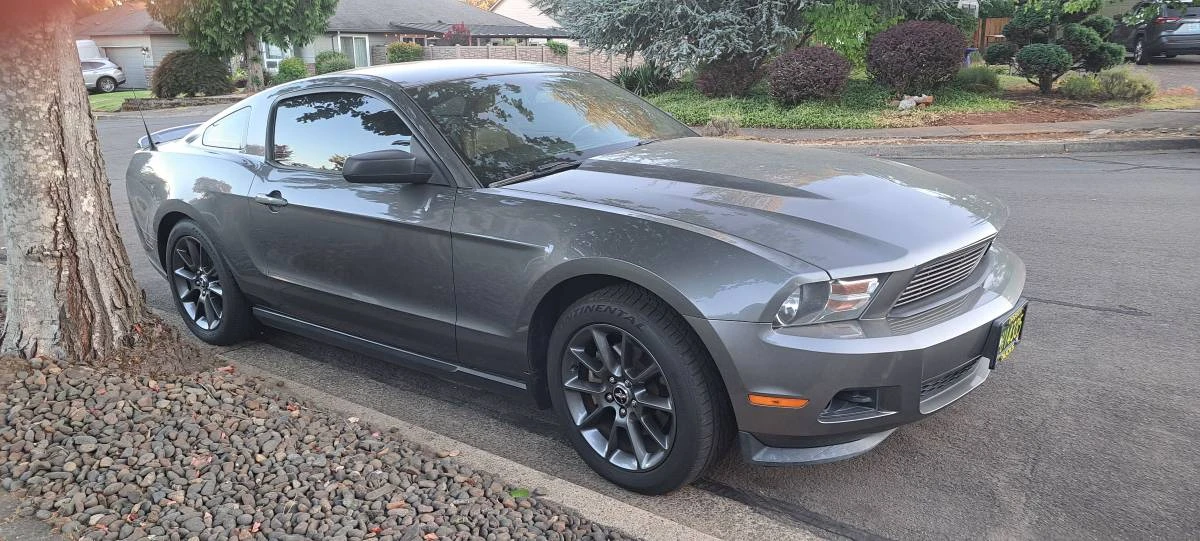 2011 Ford S197 Mustang - Image 2 of 14