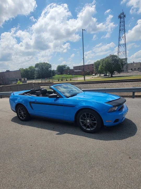 2011 Ford S197 Mustang - Image 9 of 12