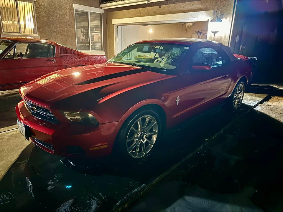 2011 Ford S197 Mustang - Image 4 of 7