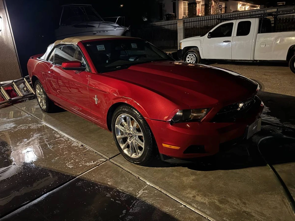 2011 Ford S197 Mustang - Image 2 of 7