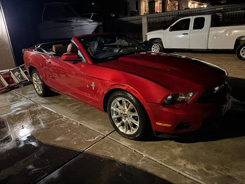 2011 Ford Mustang Convertible V-6