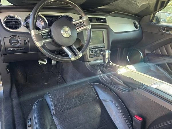 2011 Ford S197 Mustang - Image 7 of 17