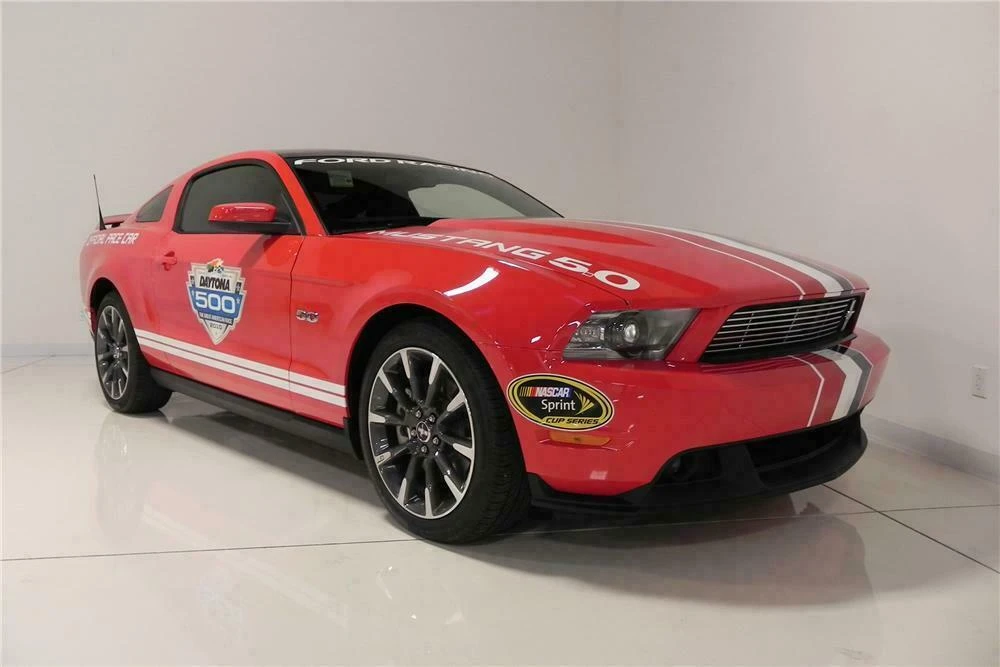 2011 Ford S197 Mustang - Image 2 of 5