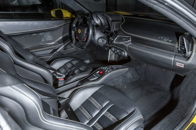 2011 Ferrari 458 Italia - Image 8 of 10