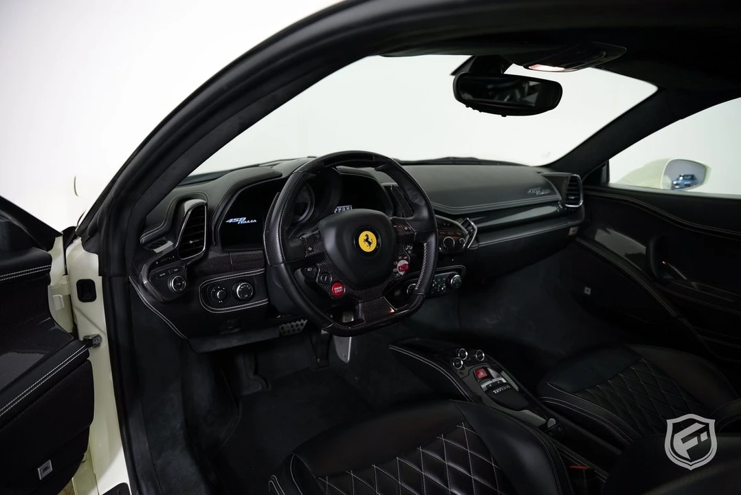 2011 Ferrari 458 Italia - Image 14 of 31