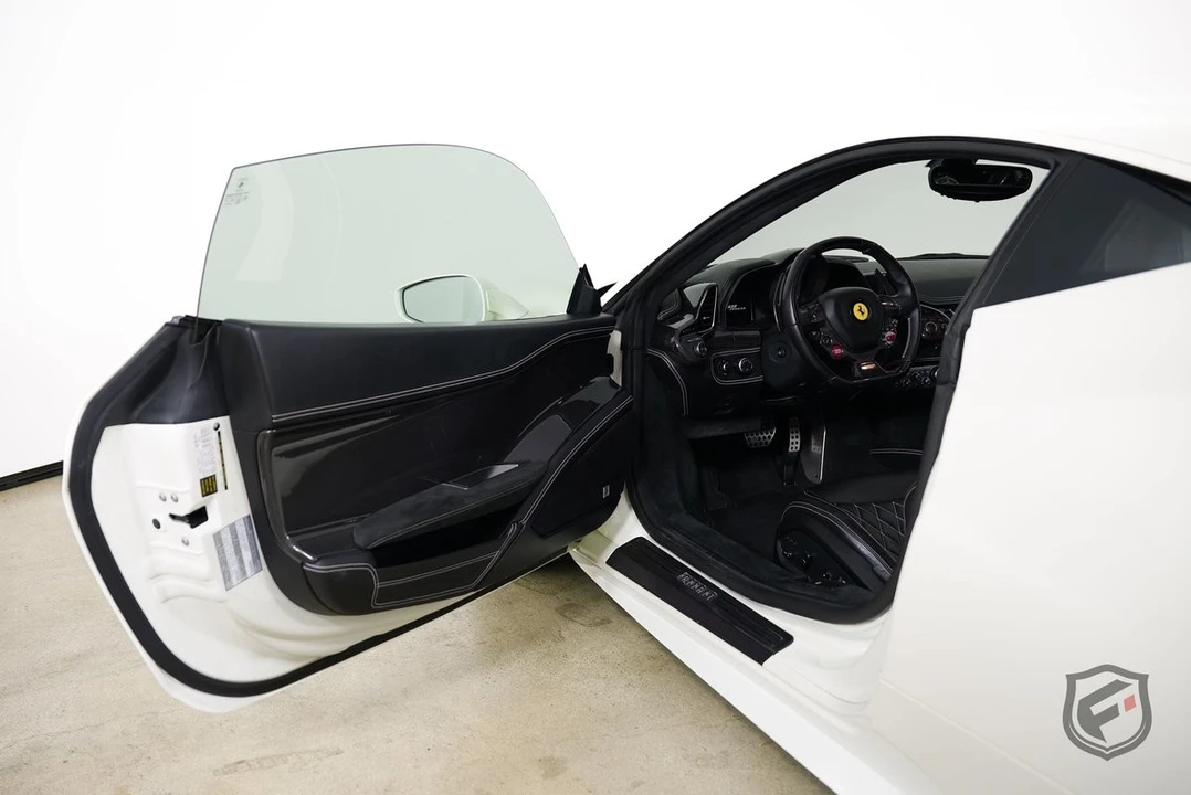 2011 Ferrari 458 Italia - Image 10 of 31