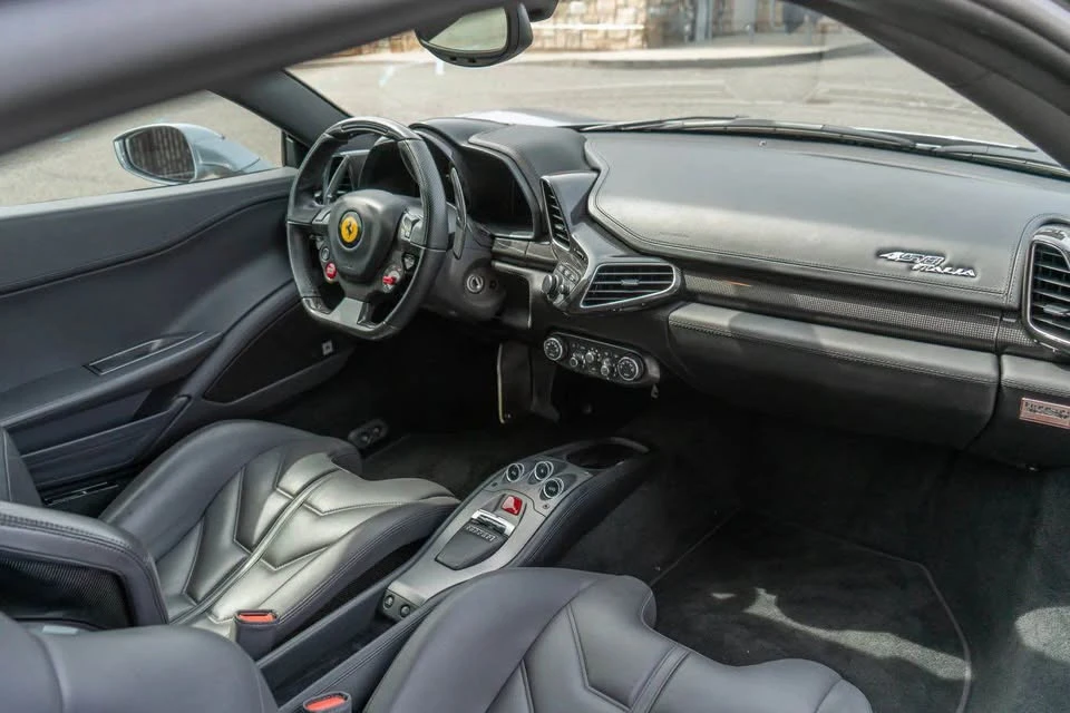 2011 Ferrari 458 Italia - Image 14 of 16