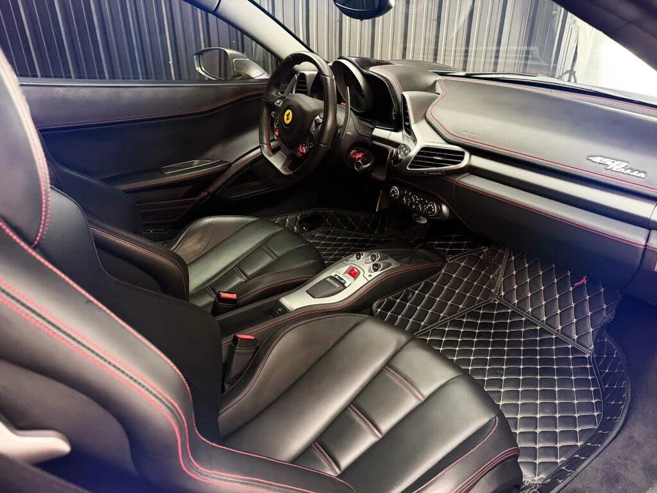 2011 Ferrari 458 Italia - Image 13 of 28