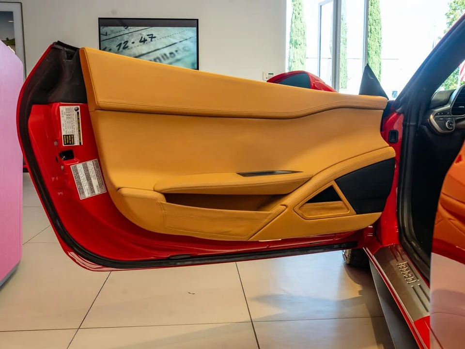2011 Ferrari 458 Italia - Image 8 of 25