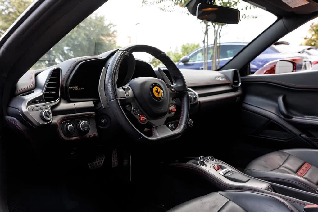2011 Ferrari 458 Italia - Image 9 of 31