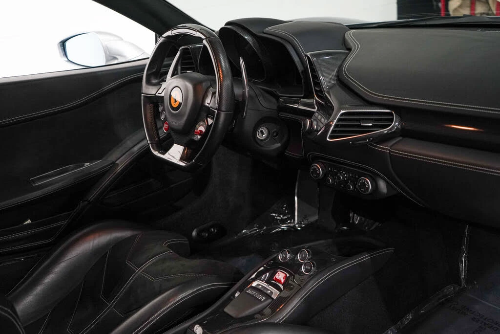 2011 Ferrari 458 Italia - Image 17 of 31