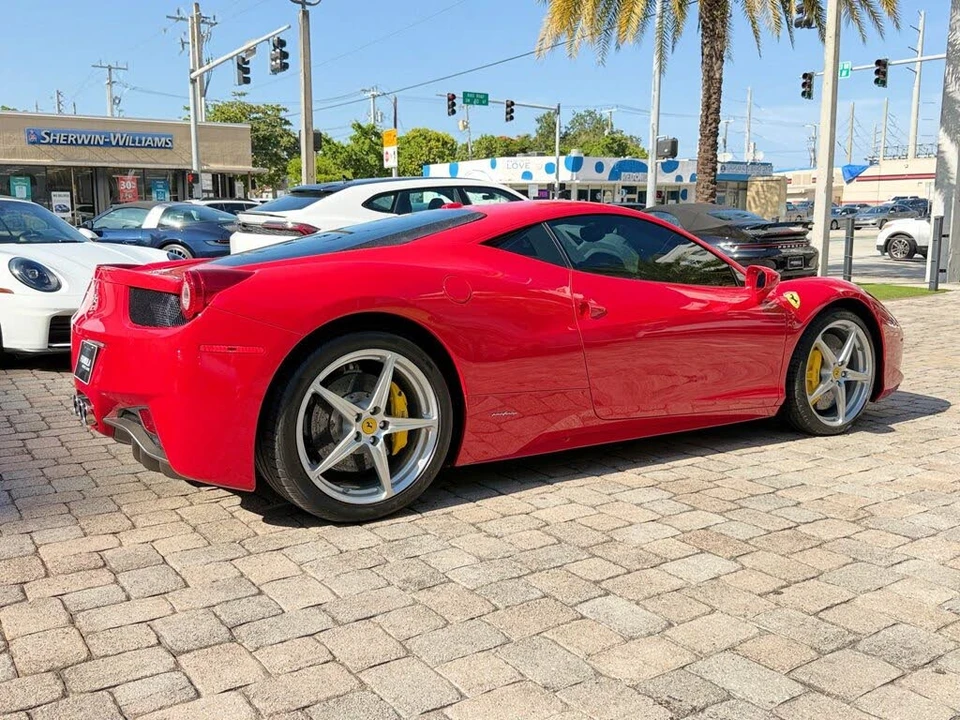 2011 Ferrari 458 Italia - Image 13 of 31